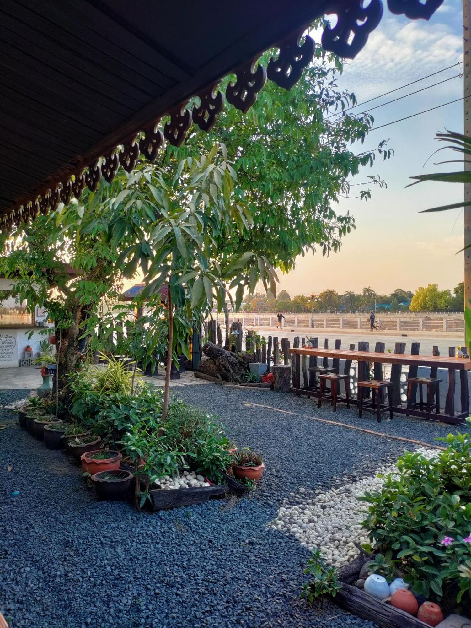 Rim Than View Resort Ubon Ratchathani Bilik gambar